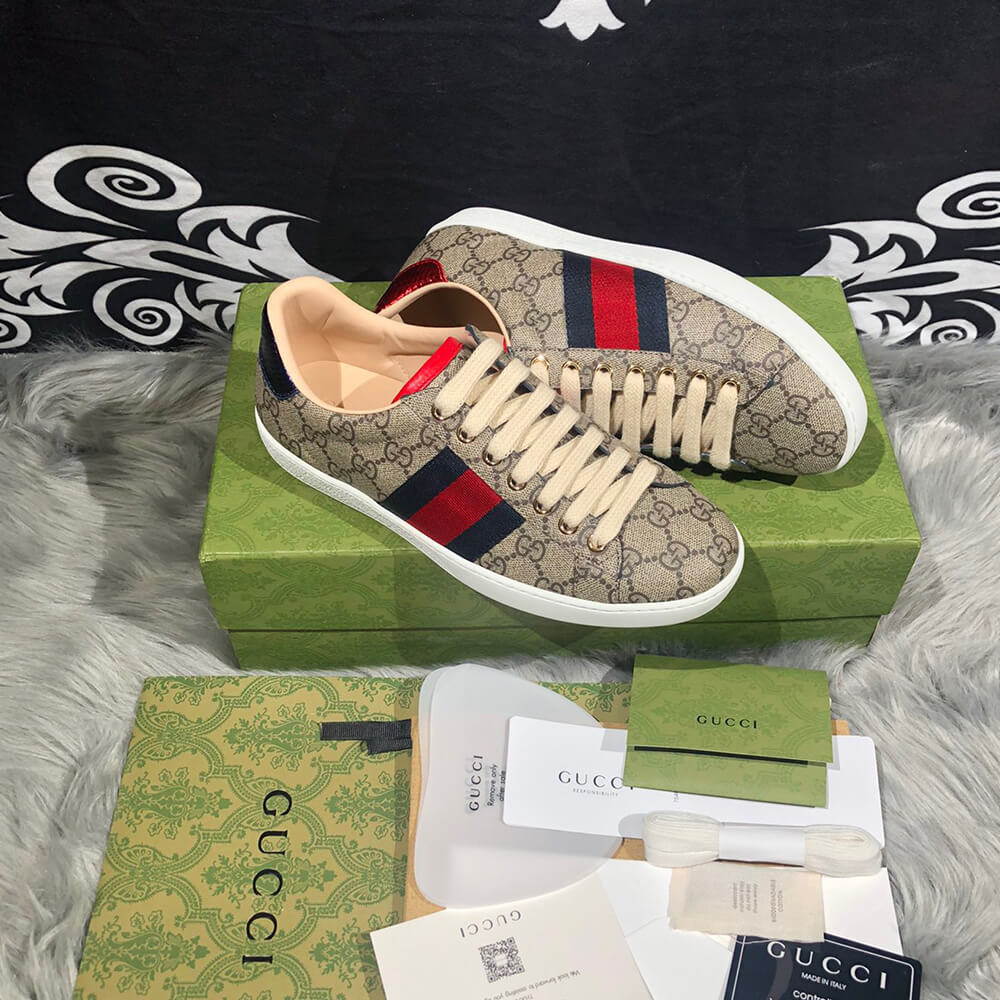 ace gg S*p*e sneaker with bees