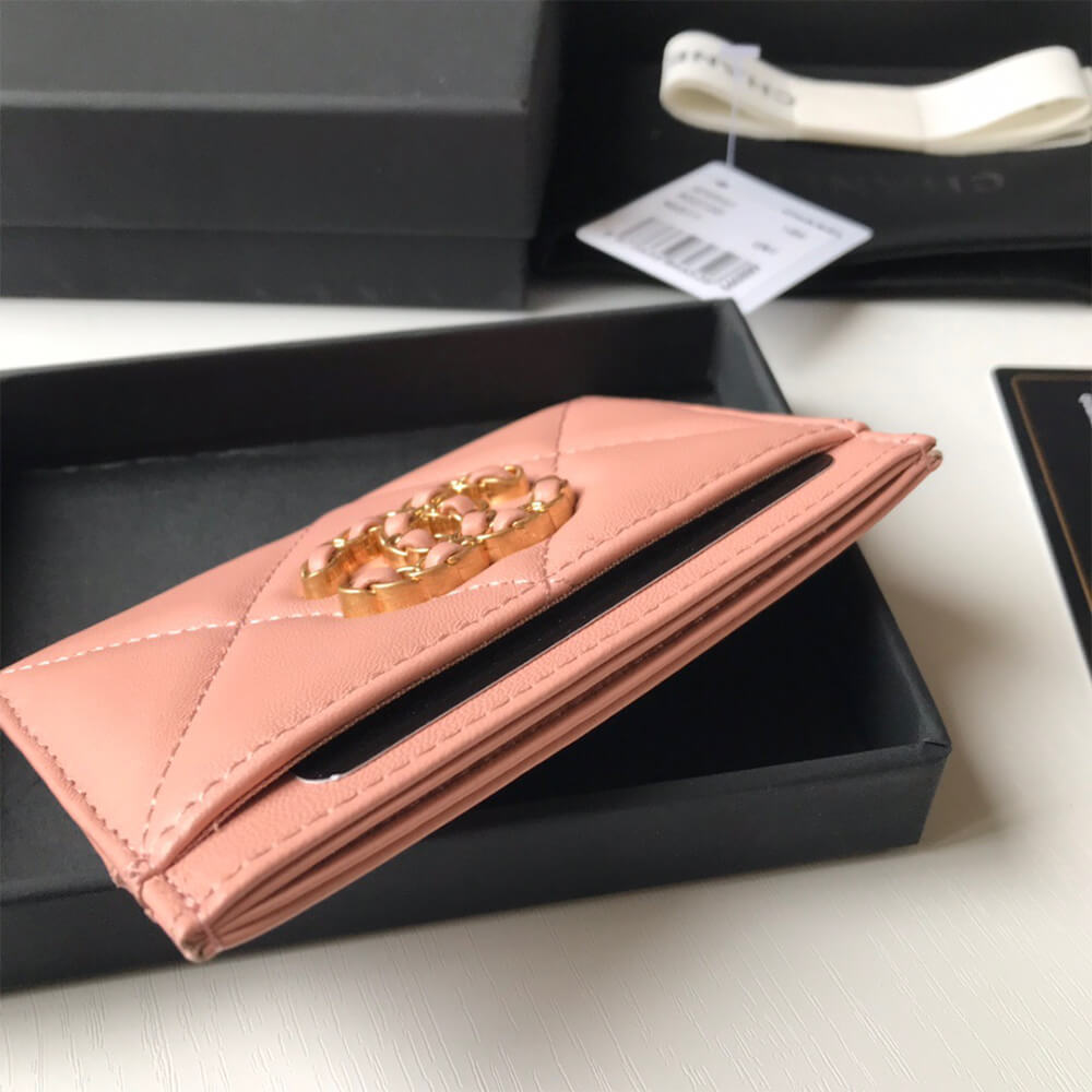 Ch*el 19 card holder