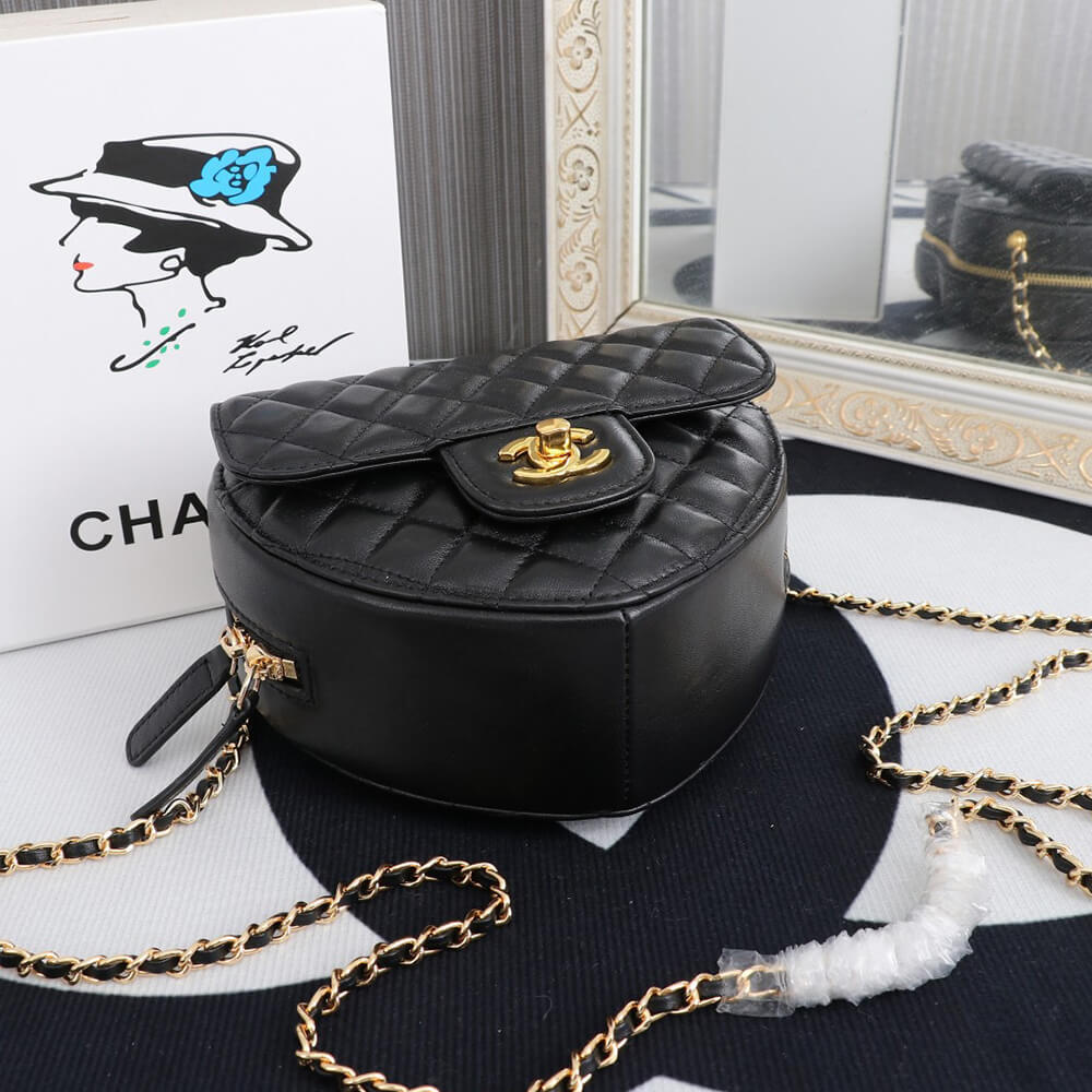 Ch*el 22s heart bag