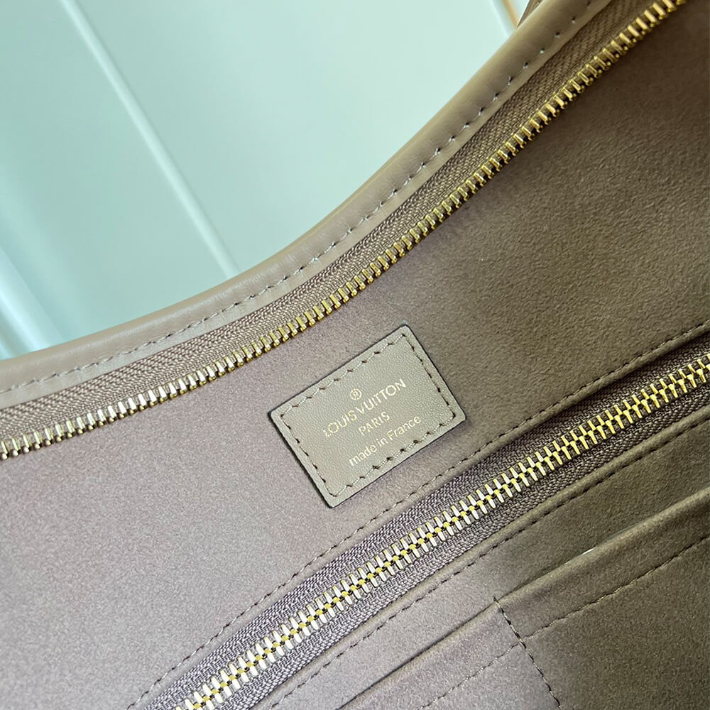 LV CARRYALL MM – EXCLUSIVELY ONLINE