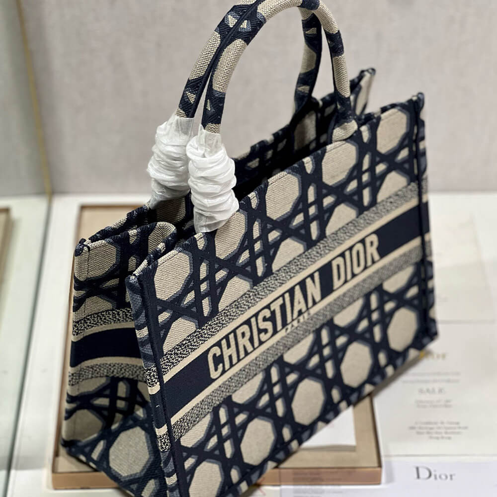 medium D*or book tote