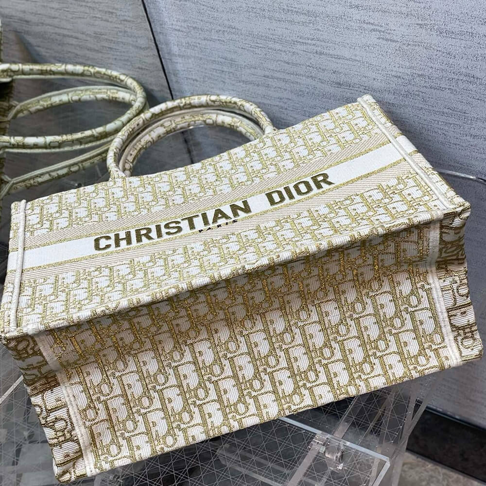 medium D*or book tote