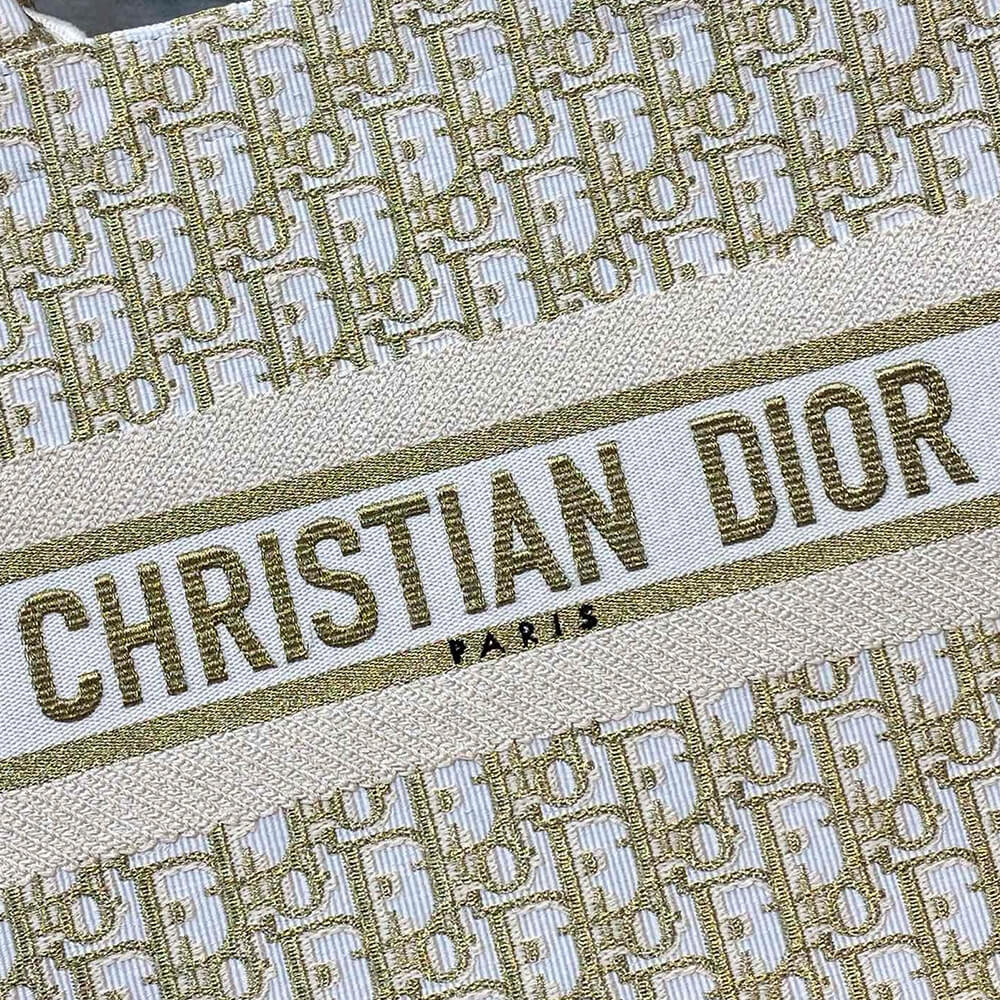 medium D*or book tote