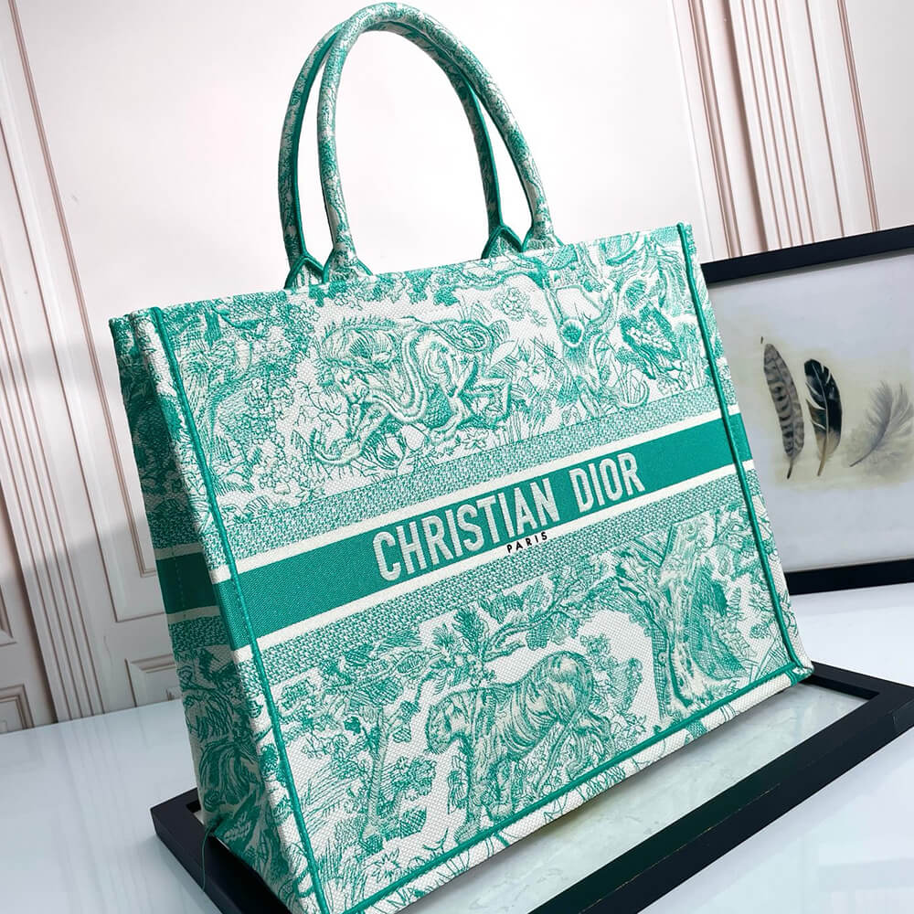large D*oriviera D*or book tote