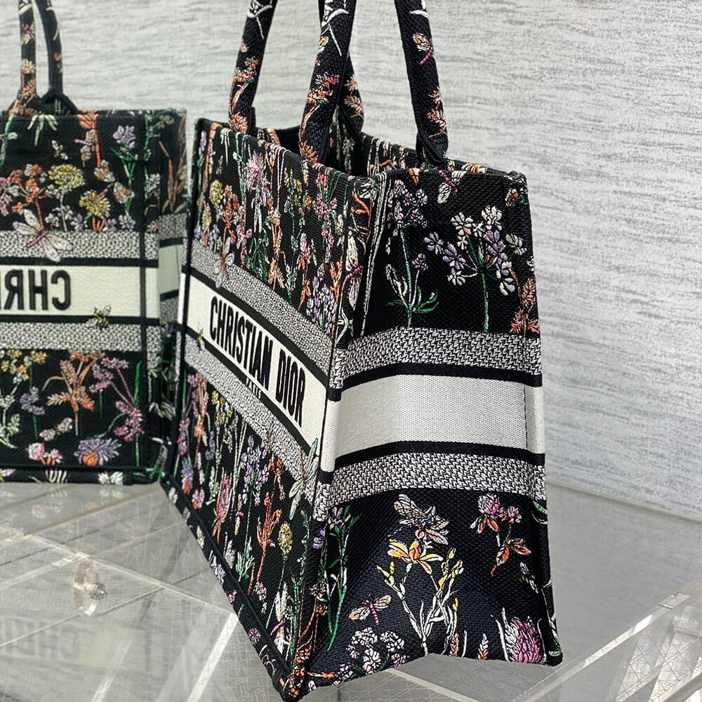 medium D*or book tote