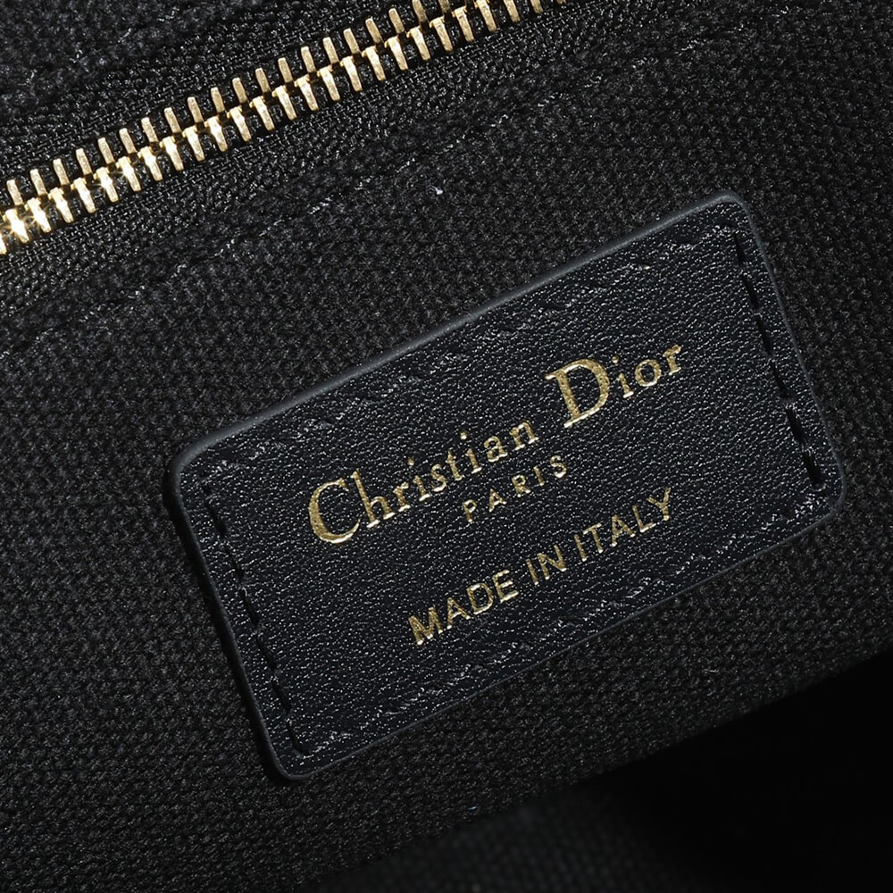 small D*or book tote