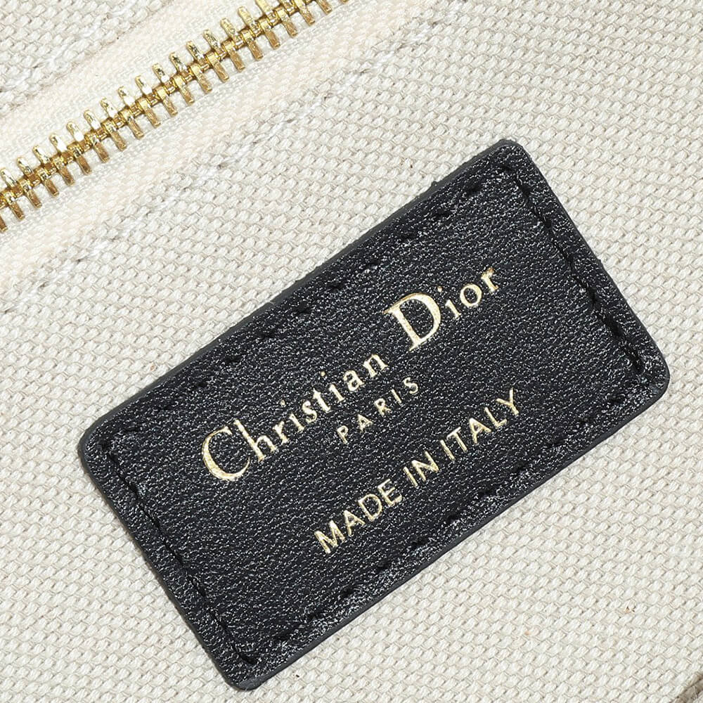 small D*or book tote