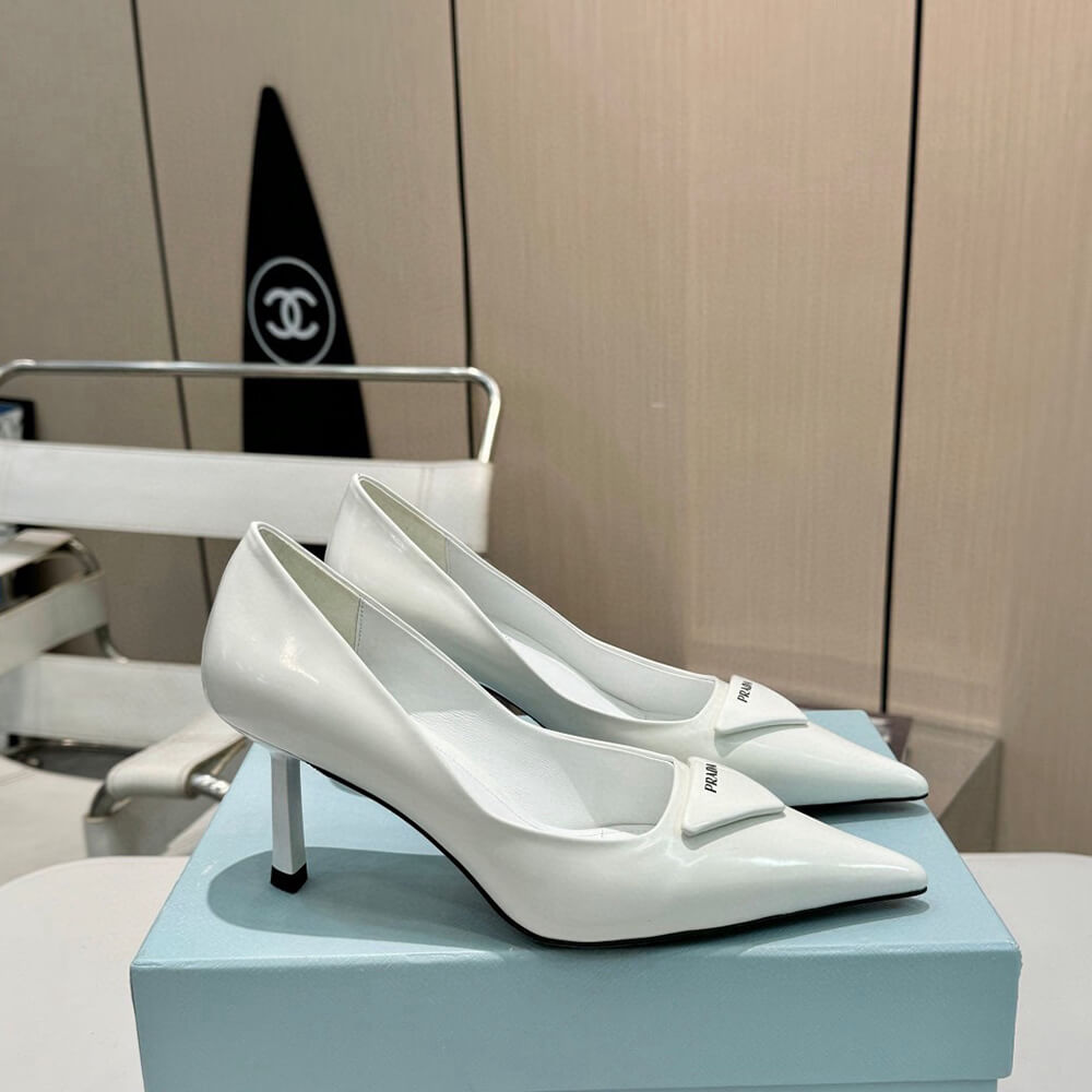 Pra*a pump heel