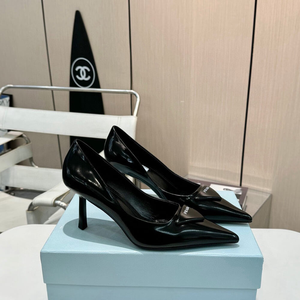 Pra*a pump heel
