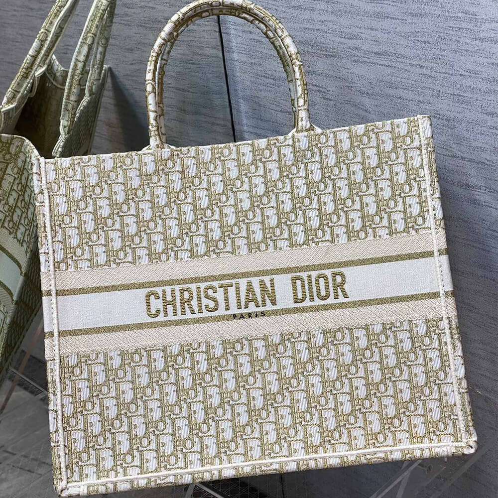 large D*or book tote