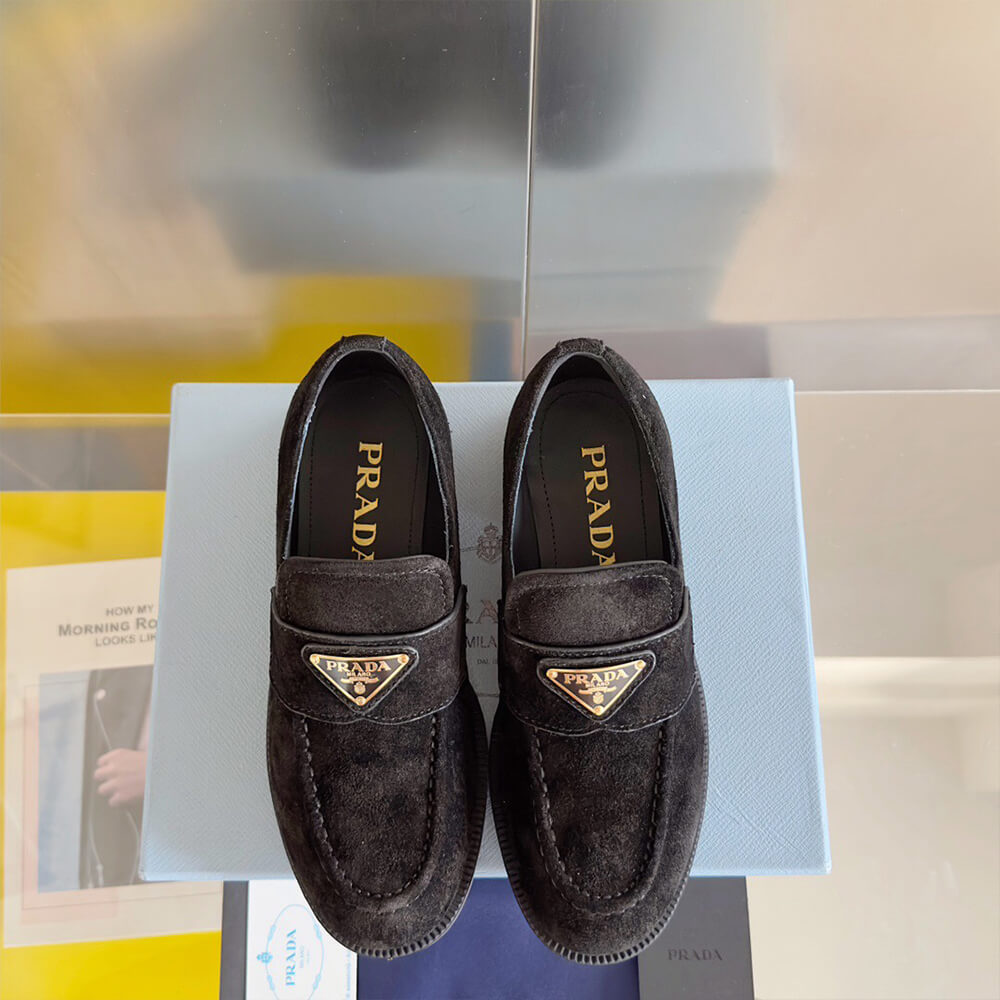 Pra*a women loafer