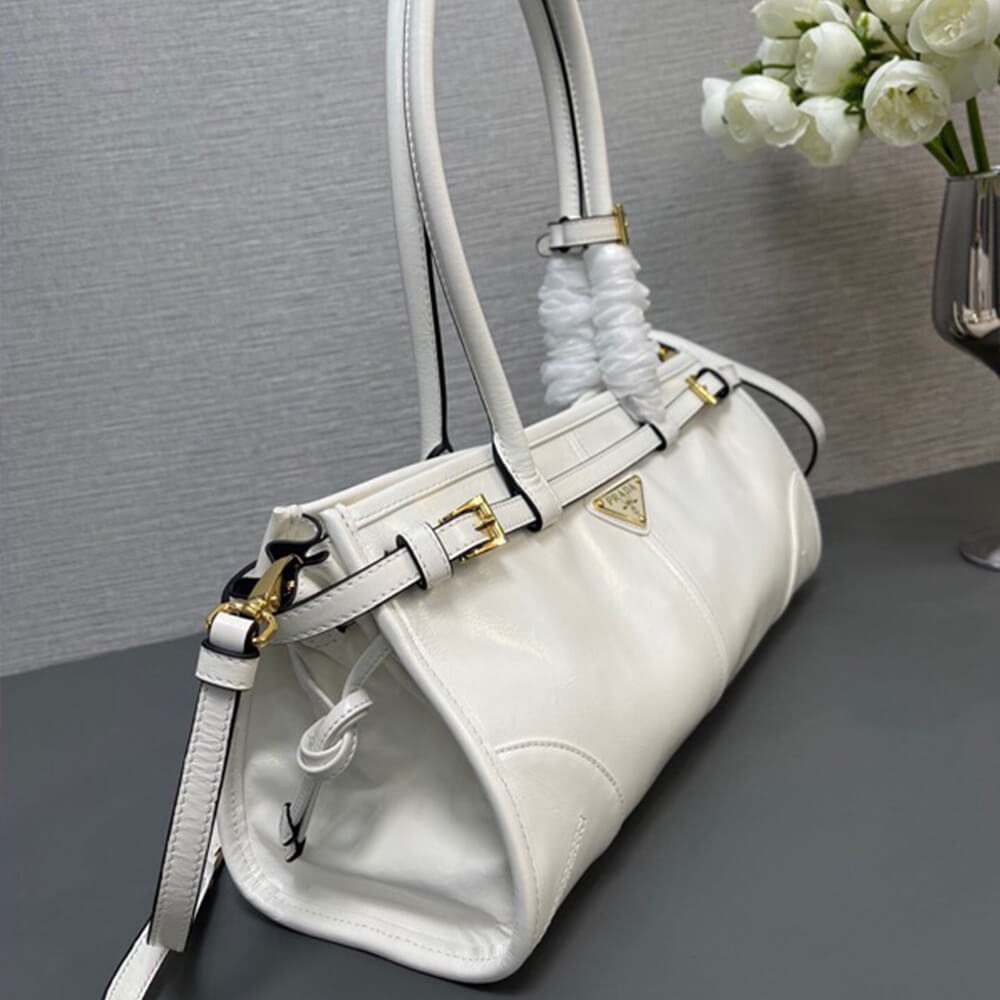 Pra*a medium leather handbag(high-end grade)
