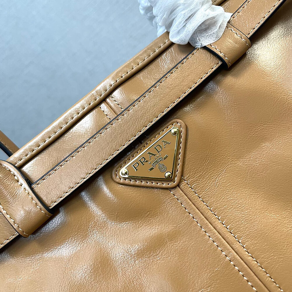 Pra*a large leather handbag(high-end grade)