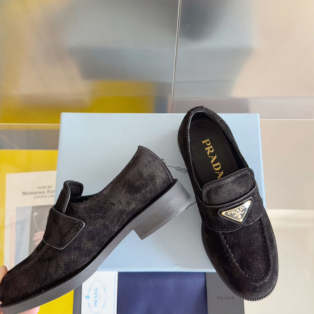 Pra*a women loafer