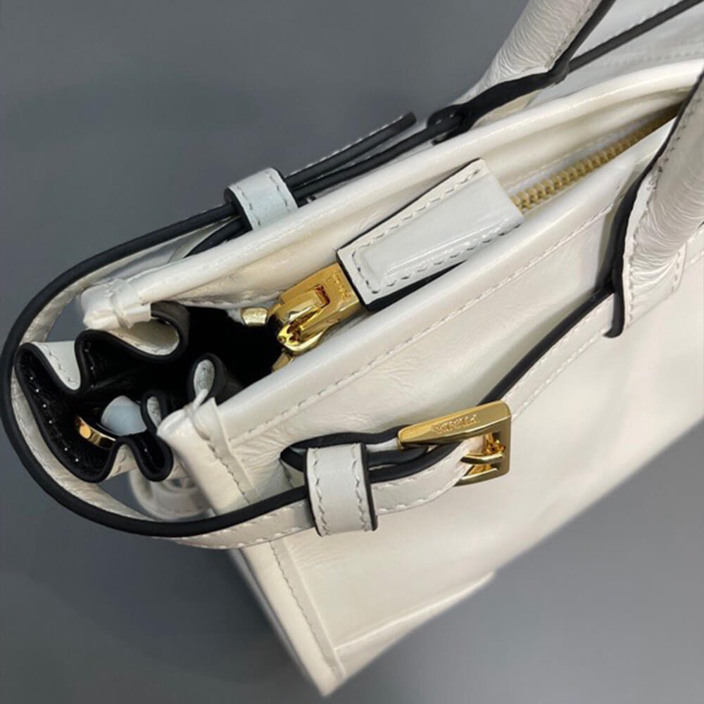 Pra*a medium leather handbag(high-end grade)