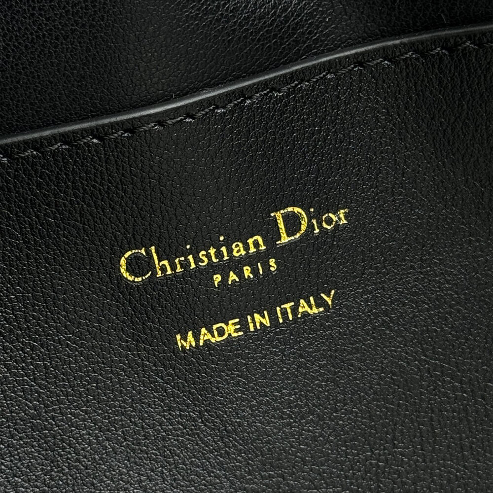 D*or walk in D*or purse