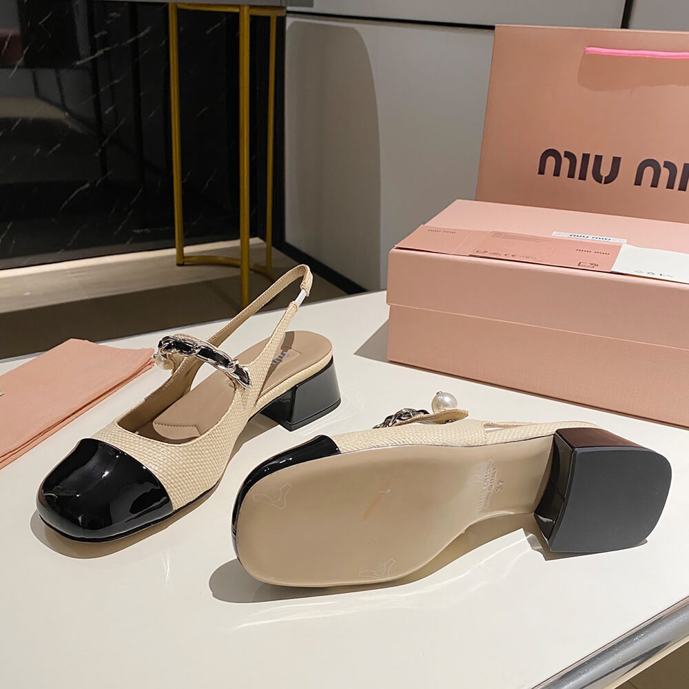 MIUMIU Patent leather and raffia slingback pumps